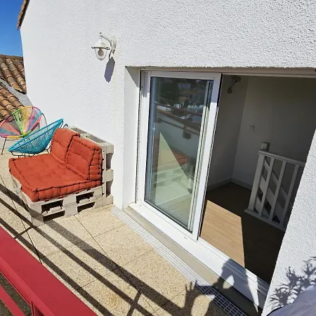 Superbe Duplex à 200m De La Avec Terrasse Et Garage - Fr-1-71-99 *